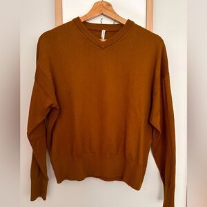 Paper Label V-Neck Sweater-XS